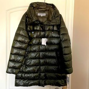“Nine West”,brand new coat.Size-M.Very nice shiny dark green color,light weight